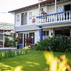 Hotel Ave Del Paraiso
